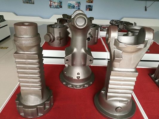 خدمة OEM متوفرة مكونات حديد رملي صب عالي الجودة ذراع المحور للشاحنة الشوكية