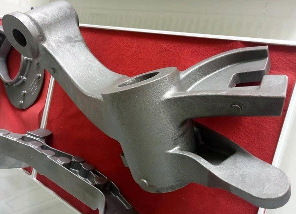 المسبوكات ADI ، قطع غيار الآلات الزراعية ، أجزاء الحديد الزهر ، الصب- التعليق للآلات الزراعية