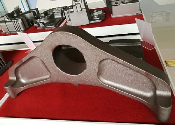 OEM أجزاء ربط حديدي صب الرمال عالية الجودة للشاحنة الشوكية